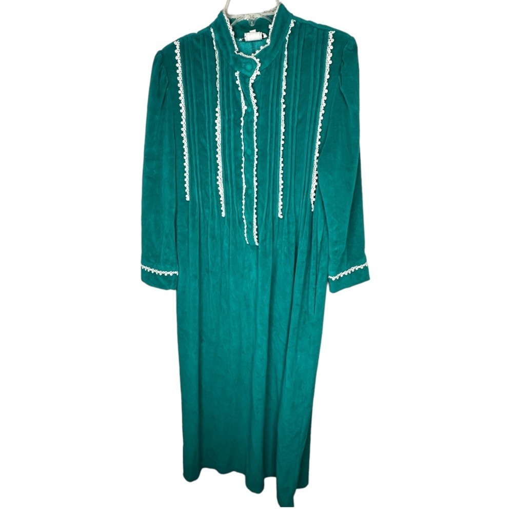 Vintage Saybury Velour‎ Robe